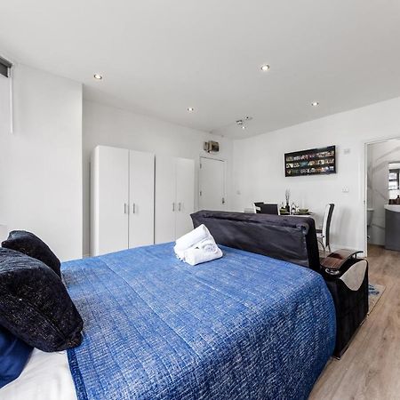 Comfy 1Bdr - 30Mins To Central Ldn - Parking The Hyde Екстер'єр фото